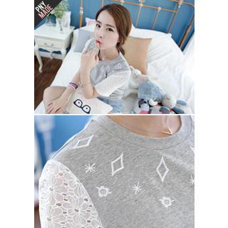 Contrast-sleeve T-shirt