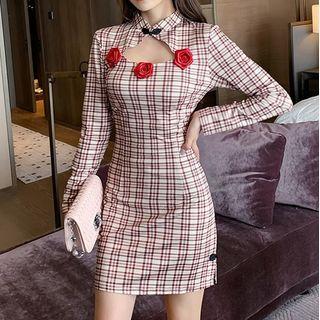 Plaid Cut-out Long-sleeve Mini Sheath Dress