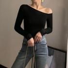 Long-sleeve Diagonal Shoulder Plain Top
