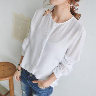 Collarless Hidden-button Blouse