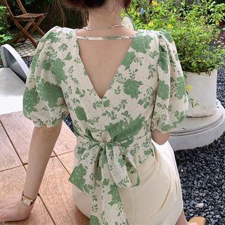 Short-sleeve V-neck Floral Cropped Blouse Green - One Size