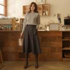 Patch-pocket Plaid Long Flare Skirt
