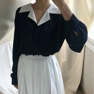 Two-tone Split-neck Blouse Dark Blue - One Size