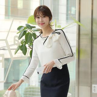 Tie-front Contrast-trim Top