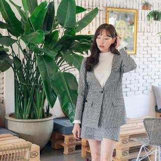 Collarless One-button Houndstooth Blazer