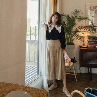 Embroidered Lace-collar Sweatshirt