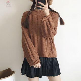 Round-neck Plain Straight Pattern Sweater