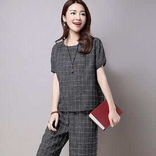 Set: Short-sleeve Plaid T-shirt + Capri Wide Leg Pants