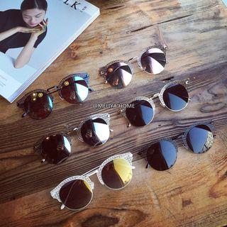 Perforated Frame Cat Eye Sunglasses