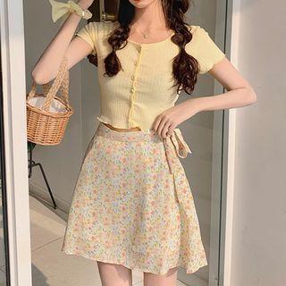 Short-sleeve Button-up Knit Top / Floral Print Mini A-line Skirt