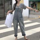 V-neck Short-sleeve T-shirt / High Waist Denim Jumper Pants