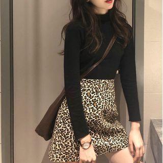 Set: Knit Top + Leopard Print Mini A-line Skirt