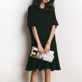Ruffle-hem Short-sleeve Dress
