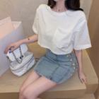 Plain Short-sleeve Cropped T-shirt / Slim-fit Denim Skirt