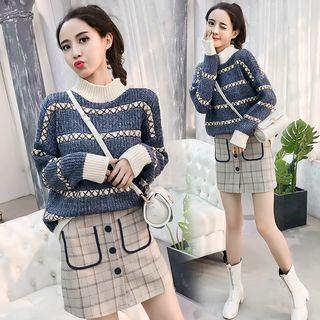 Mock-neck Striped Sweater / Plaid A-line Skirt