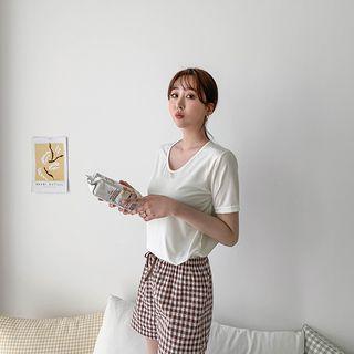 Plain T-shirt (2 Designs)