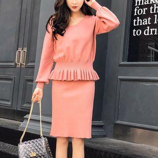 Set: Ruffle Hem Sweater + Sleeveless Rib-knit Dress