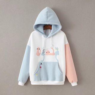 Contrast-color Applique Hooded Pullover