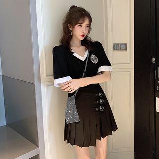V-neck Embroidered Top / Pleated Asymmetric Mini Skirt
