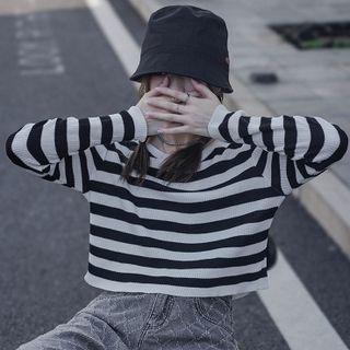 Long-sleeve Striped Cropped Knit T-shirt