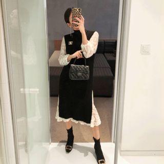 Set: Round-neck Laced Dress + Sleeveless Ribbed Knit Dress
