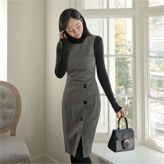 Sleeveless Button-trim Plaid Dress