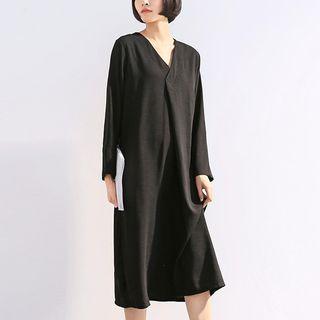 V-neck Long-sleeve Midi Shift Dress Black - One Size