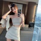 Sleeveless Top / Plain Light Cape / High Waist Skinny Skirt