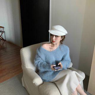 V-neck Furry Sweater / Ruffle Hem Knit Skirt