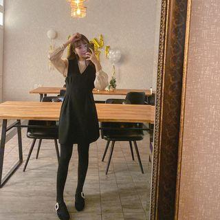 V-neck Pintuck Pinafore Dress Black - One Size