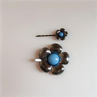 Floral Hair Clip Set Set Of 2 - Gunmetal & Blue - One Size