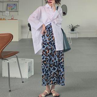 Lettering Shirt / Leopard Midi Skirt