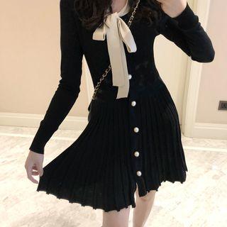Long-sleeve Mini Pleated Knit Dress Black - One Size