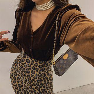 V-neck Puff-shoulder Velvet Blouse