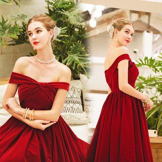 Off-shoulder Pleated A-line Cocktail Dress