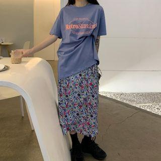 Short-sleeve Printed T-shirt / High-waist Floral Skirt
