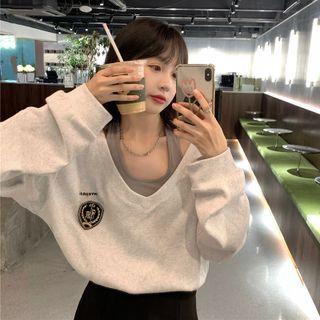 Mock Two-piece Cold-shoulder Badge Sweatshirt
