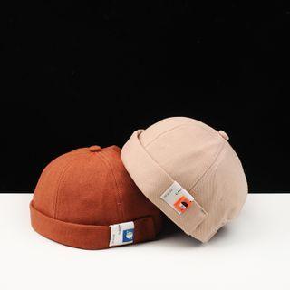 Lettering Brimless Cap