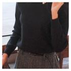 Contrast-collar Faux-pearl Trim Knit Top