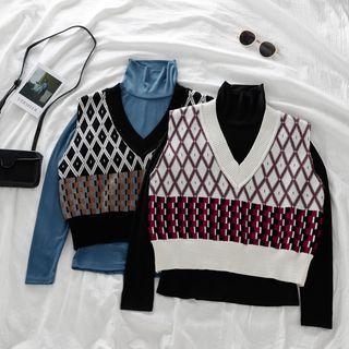 Pattern Printed V-neck Vest / Long-sleeve Mock Neck Plain T-shirt
