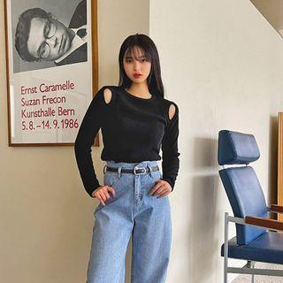 Slit-shoulder Diagonal-hem T-shirt