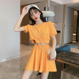 Set: Short-sleeve Cropped T-shirt + Mini A-line Skort