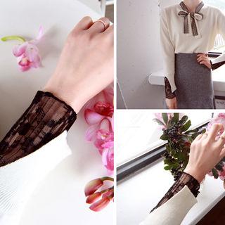 Tie-neck Lace-trim Knit Top