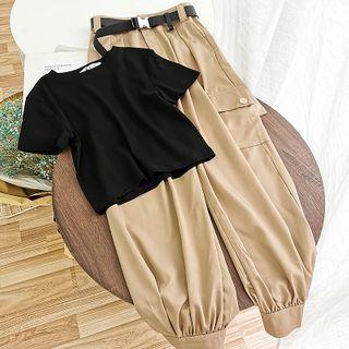 Set: Plain Cropped T-shirt + Cuffed Jogger Pants