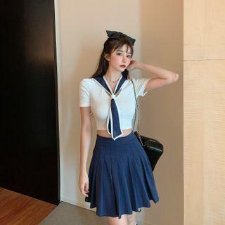 Short-sleeve Plain Cropped Top / High-waist Pleated Skirt
