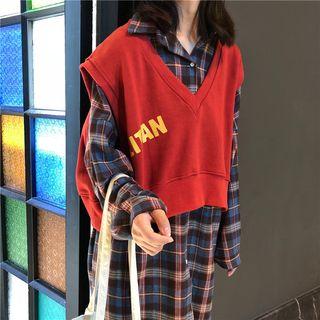 Lettering V-neck Vest / Plaid Long Shirt