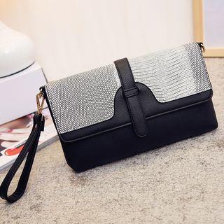 Belted Panel Clutch