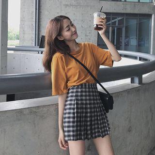 Set: Short-sleeve T-shirt + Plaid Mini A-line Pleated Skirt