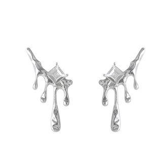 Drippy Ear Stud