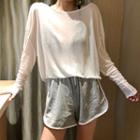 Long-sleeve Twisted Open Back T-shirt / Piped Sweatshorts